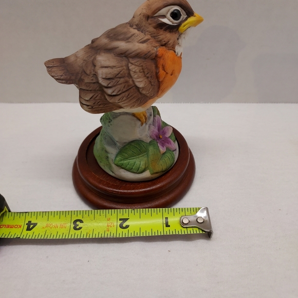 Andrea by Sadek "Robin" Porcelain Figurine on Wood Base #6350 4.5" tall on Stand - Picture 7 of 9
